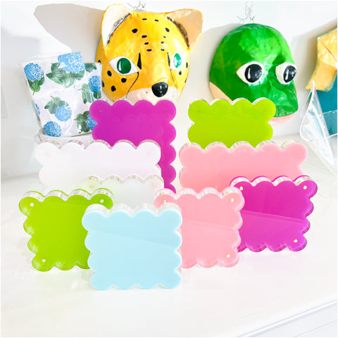 Scalloped Acrylic Magnetic Frames