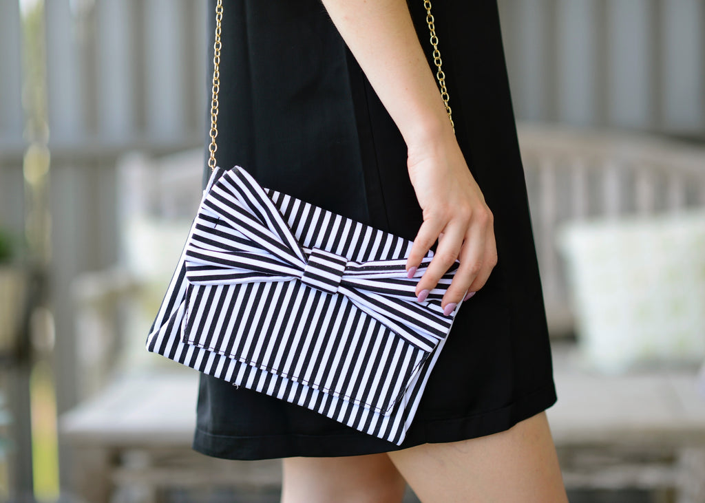 Black white striped purse deals