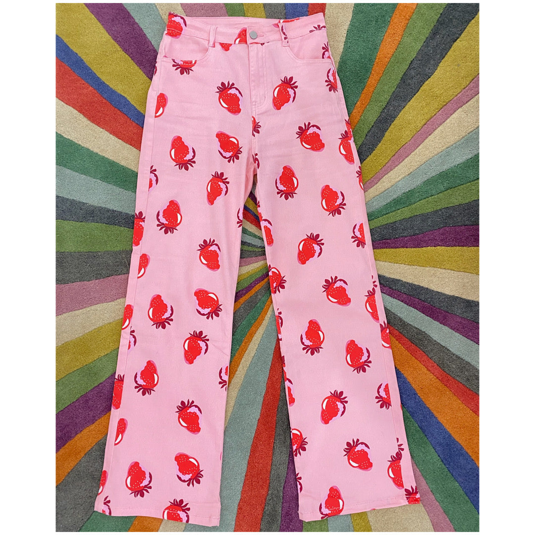 日本未入荷 CFIERCE / STRAWBERRY PRINT JEANS STRAWBERRY PRINT JEANS – CFierce